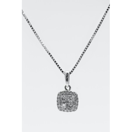 collier pierre carrée